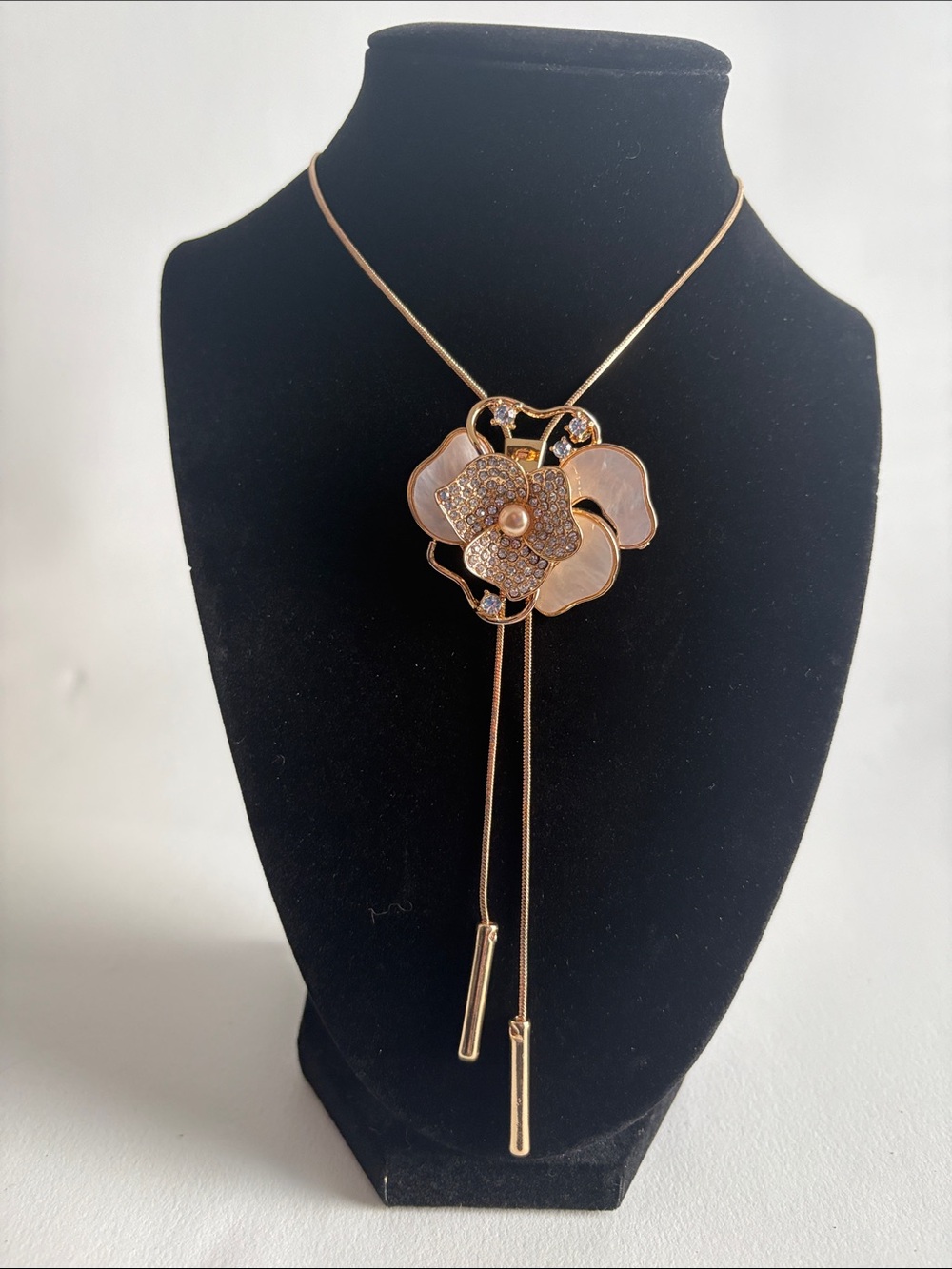 Gold Floral Pendant/Brooch Lariat Necklace - Rose Gold Flower